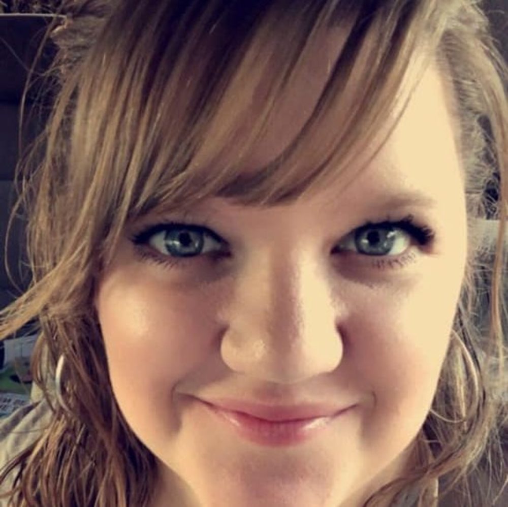 Meet your Posher, Adrianne